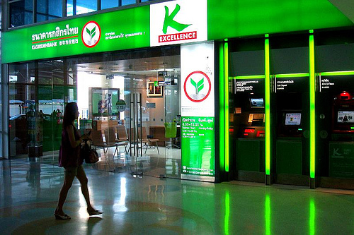 ธนาคารกสิกร ลูกค้าของเราและบริการติดตั้ง ประตูเหล็กไดมอนดอร์ DiamondDoor